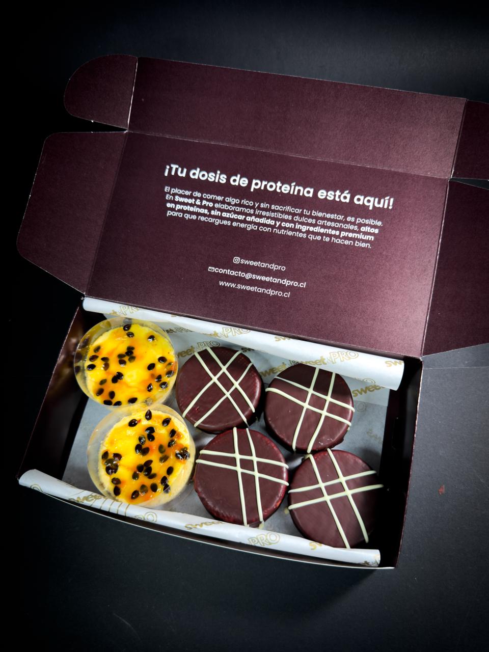 Box Cheesecake + Alfajor